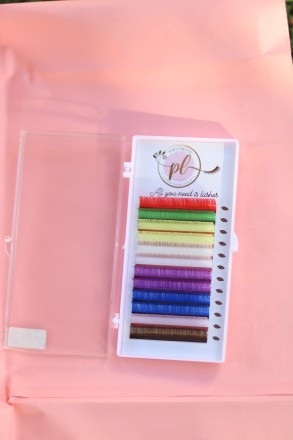 Colored eyelashes